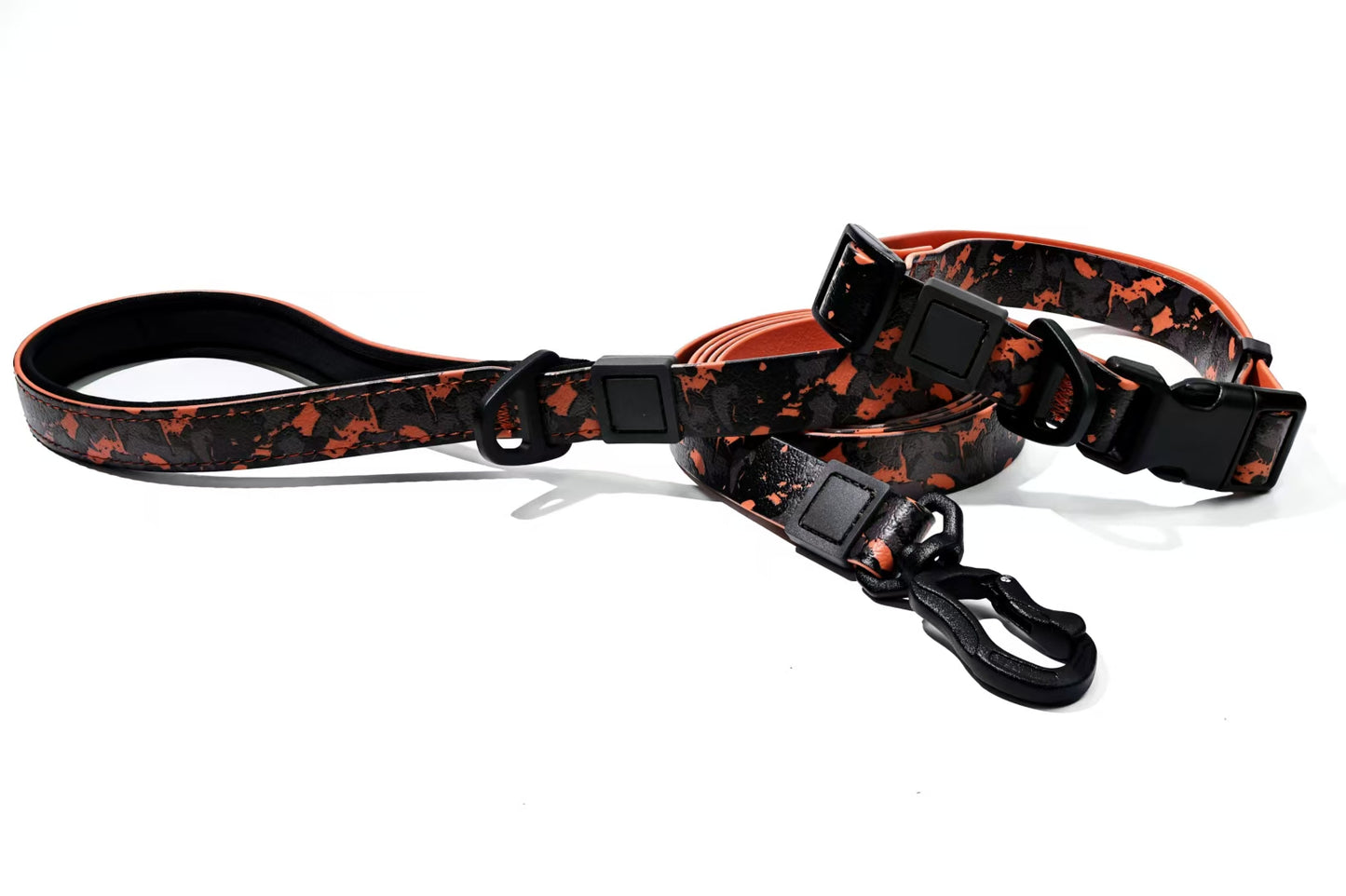 Maison Terrain — Camo Print Outdoor Leash Set